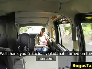 Gracile berpayudara  ...