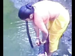 Un uomo dà la Sborra ...