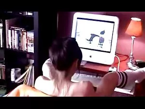 Grande ragazza jumps ...