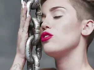 Una giovane coppia h ...