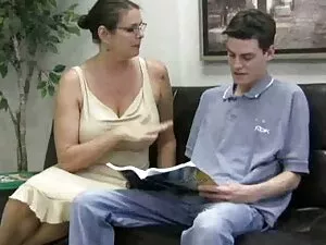 La giovane bionda si ...