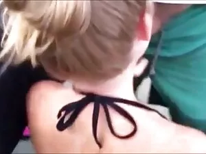 Bruna ragazza-on-gir ...