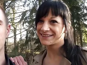 Le ragazze provano u ...